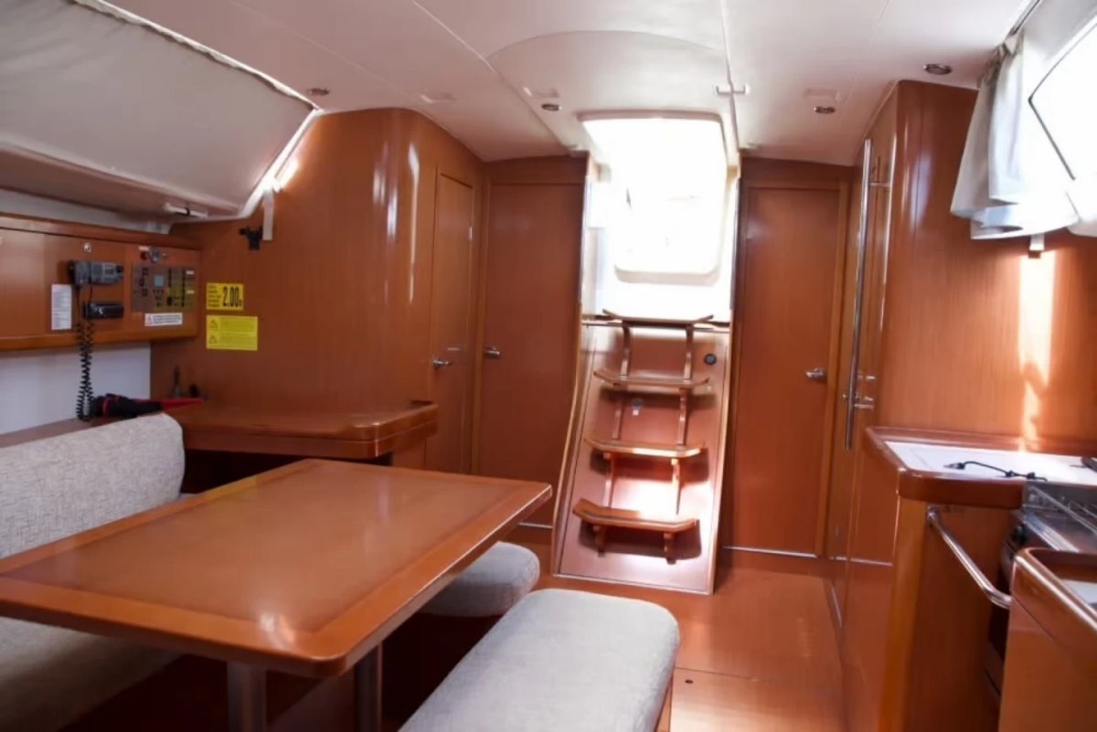 Sailboat - Bénéteau - 8 people