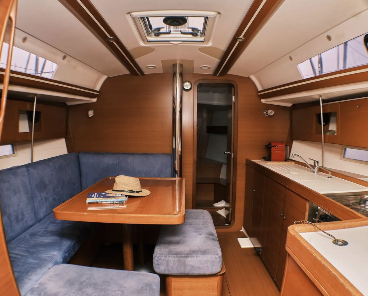 Dufour Yachts - 10.9 {{i18n.meters}}