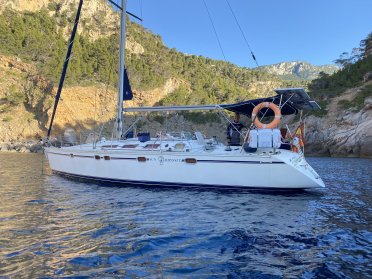 Segelwoche auf Ibiza mit vollen Segeln