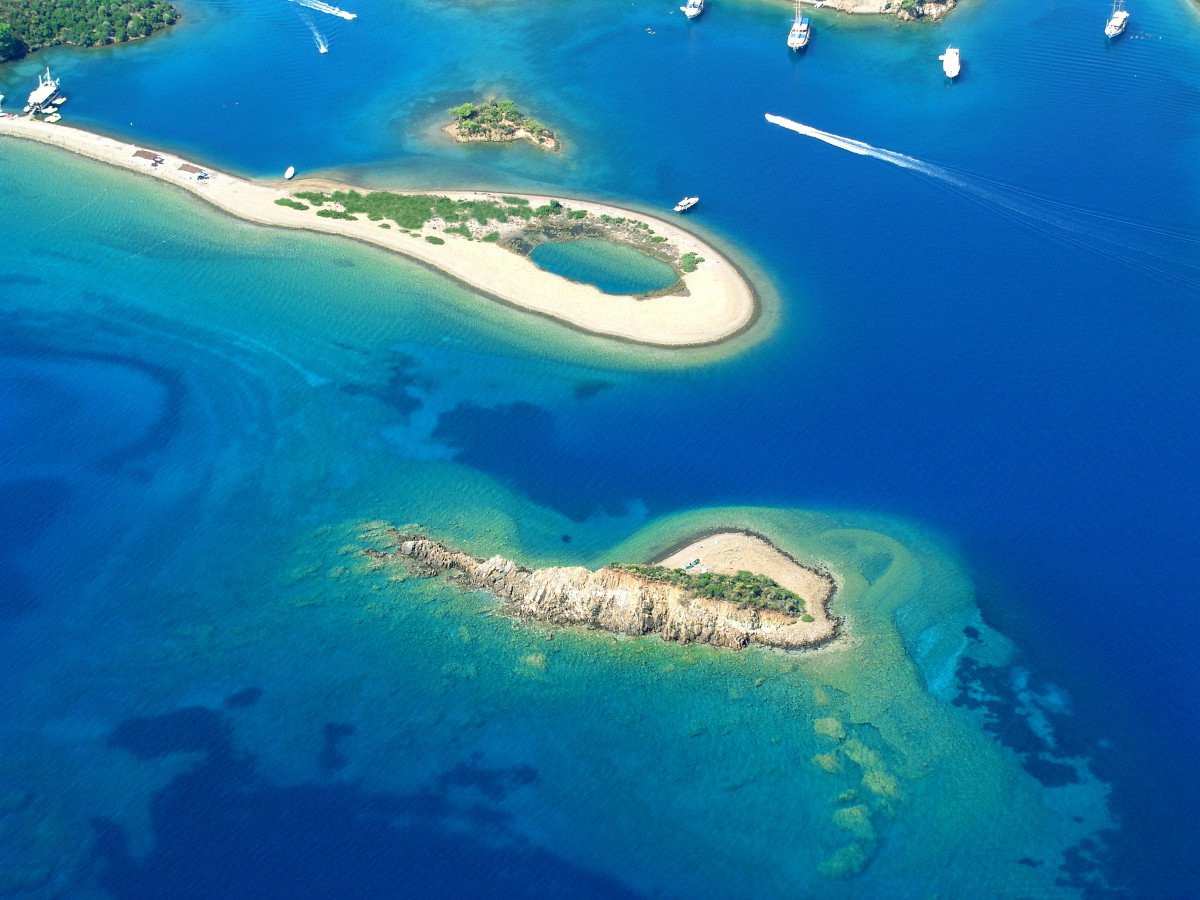 Exploring the crystal-clear waters and hidden coves of Turkey on a week-long journey.