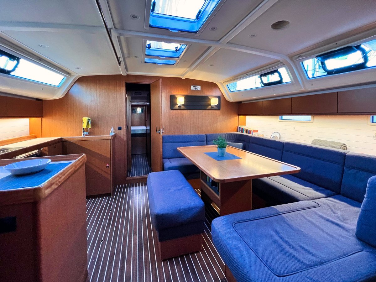 Bavaria Yachts - 5 cabins