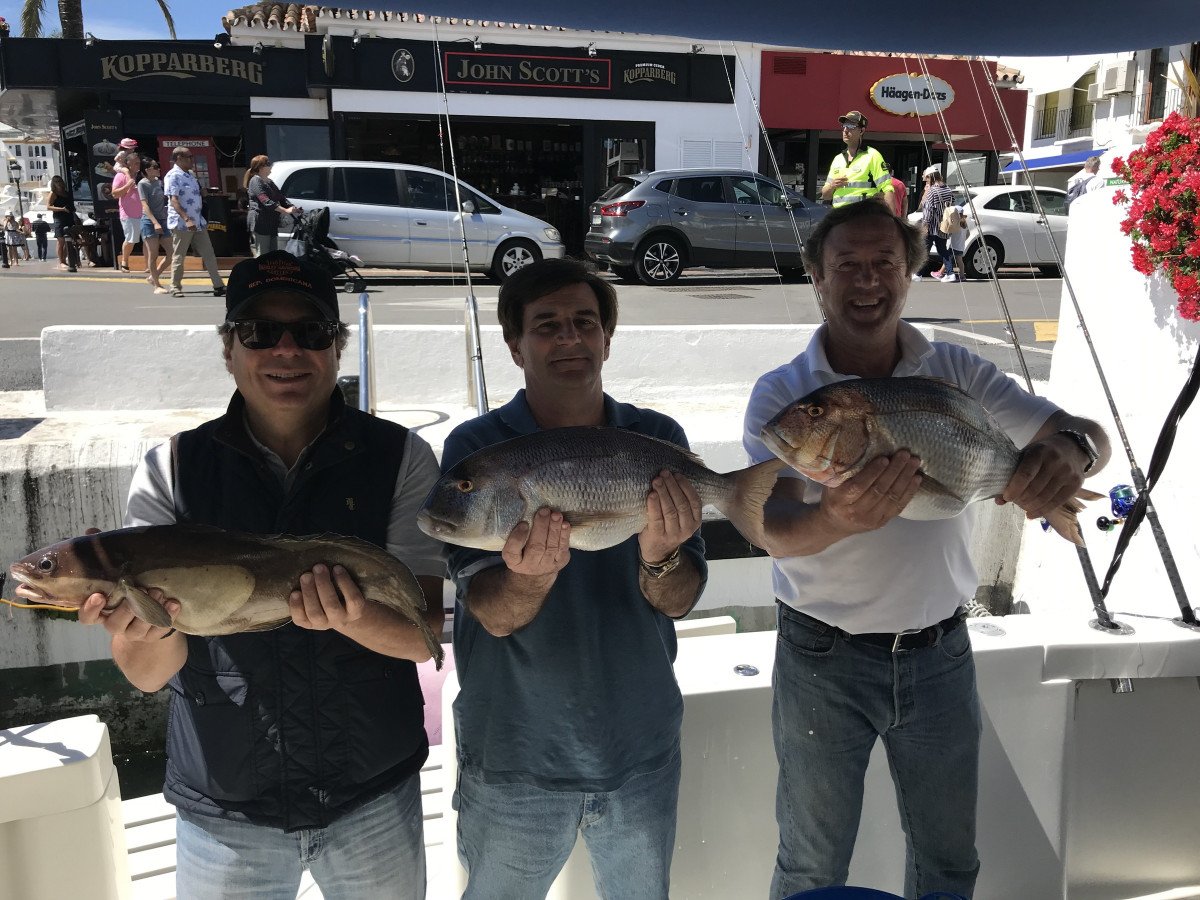 Pesca y paseo en barco por la costa de Marbella