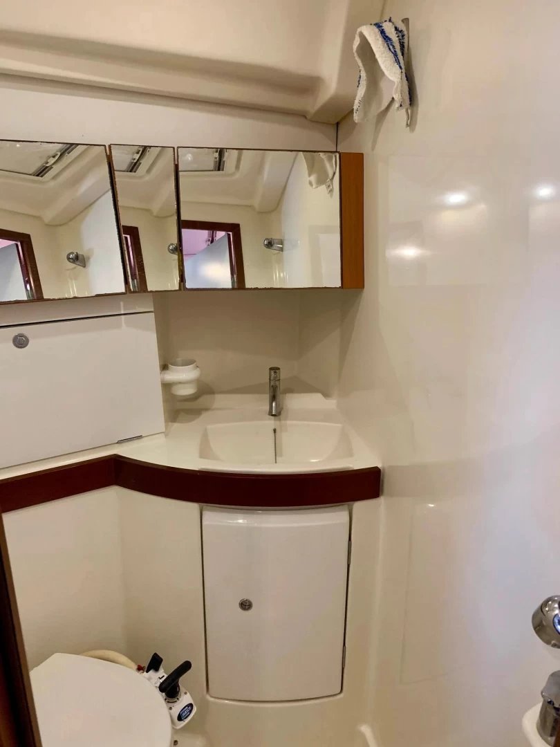 Bénéteau - 2 bagni