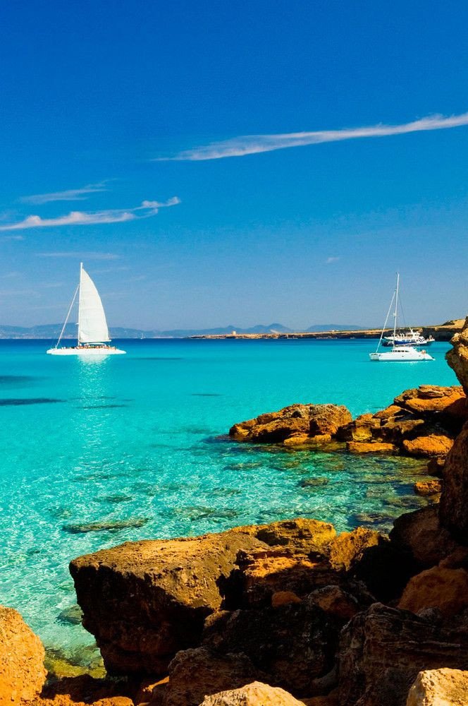 vacation-on-sailboat