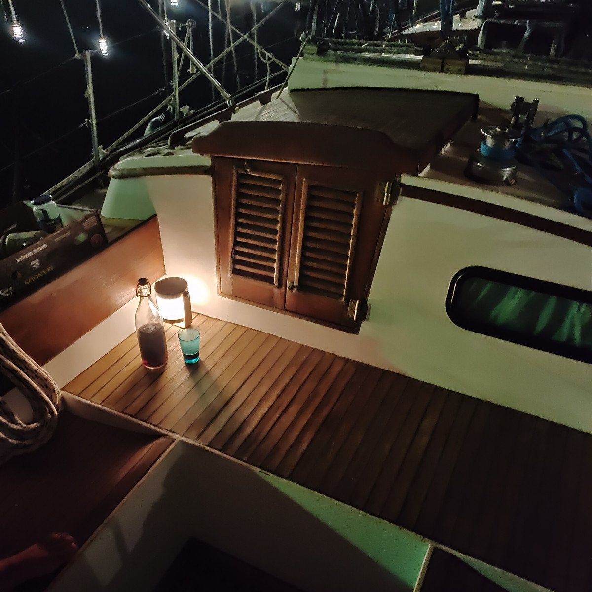 Tagesausflug in einem Boot, um das Meer zu fotografieren