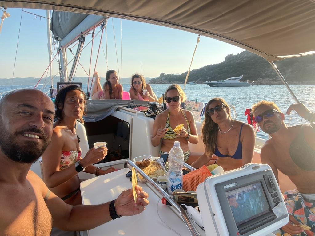 Paseo en barco por la costa sarda