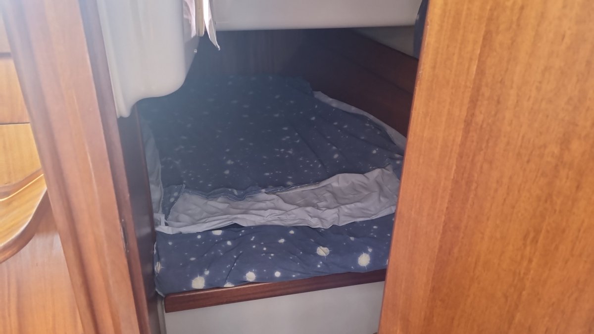 Naviga nelle acque cristalline delle Isole Egadi