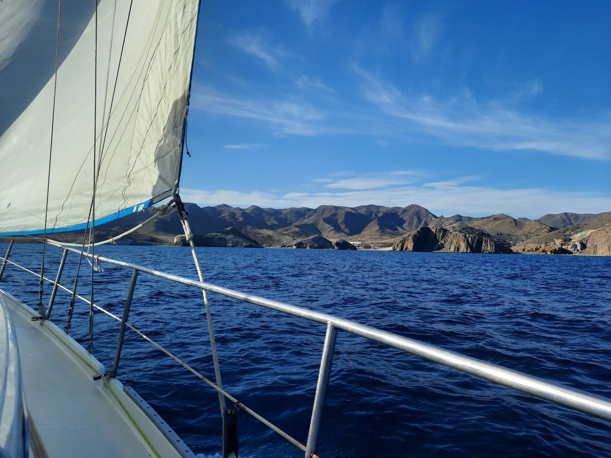 Una travesía en barco a través del Mediterráneo