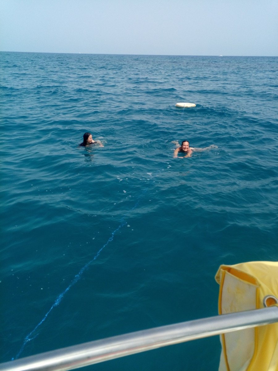 Learn to sail with professionals