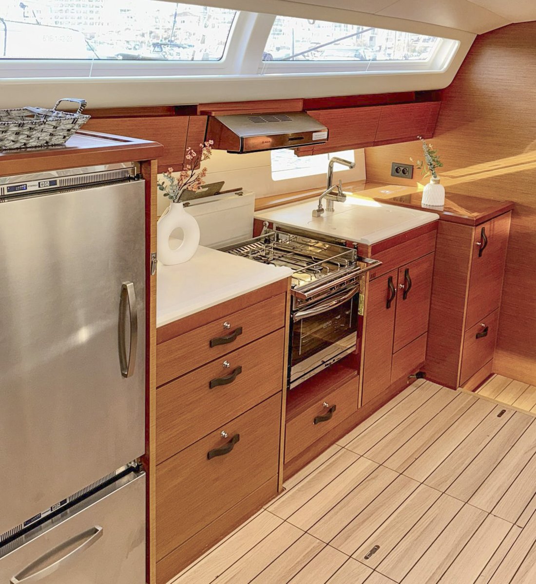 Sailboat - Jeanneau - 2023