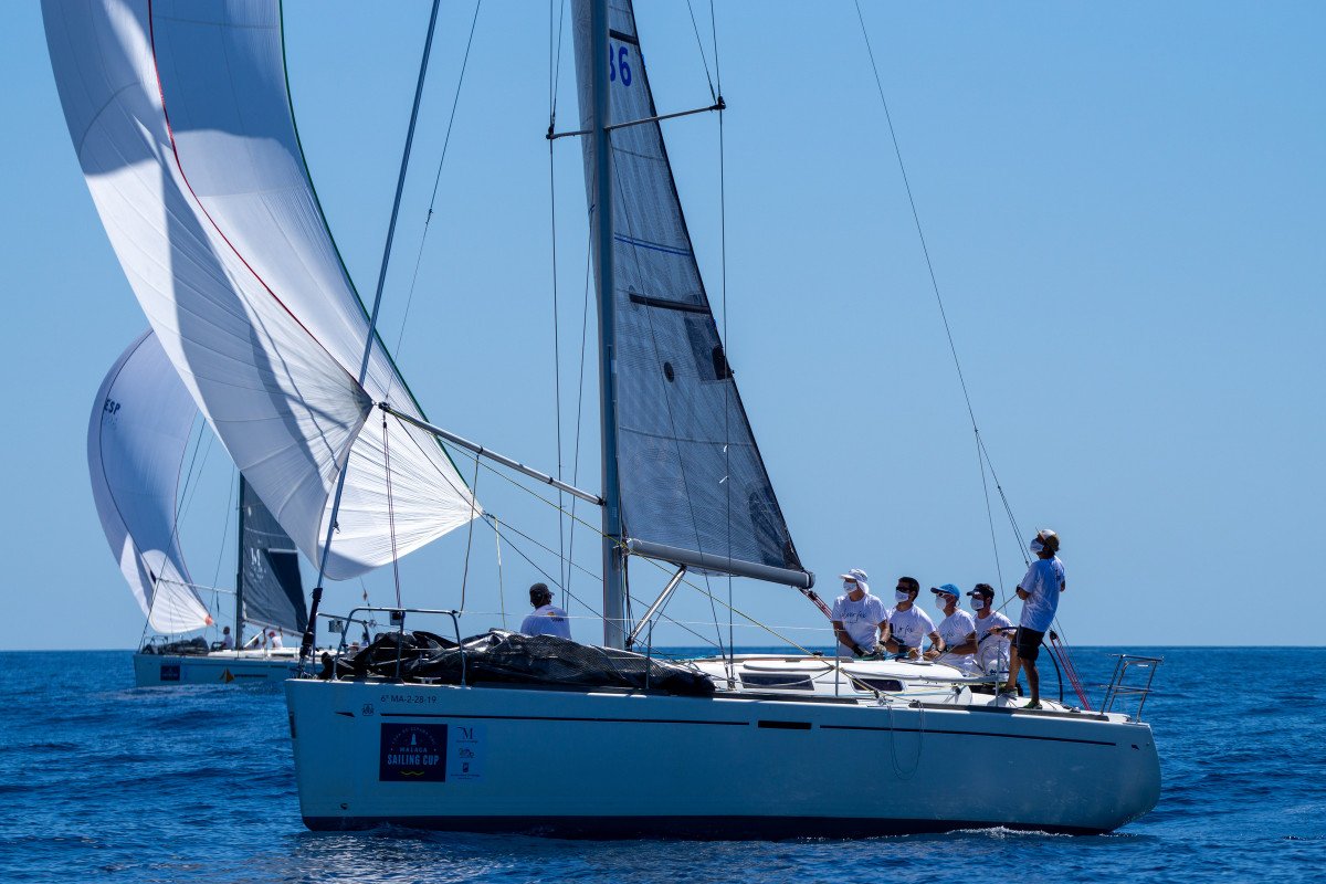 Explore the sea with our sailing course in Málaga