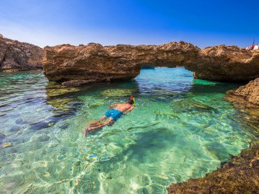 Descubre Malta y el Blue Lagoon en un velero.