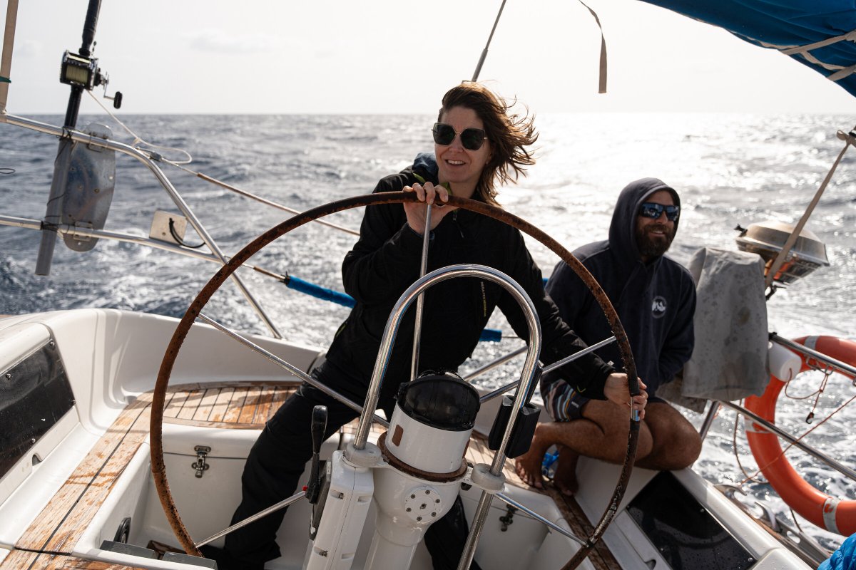 Sailing course in Menorca: Learn to sail on a sailboat