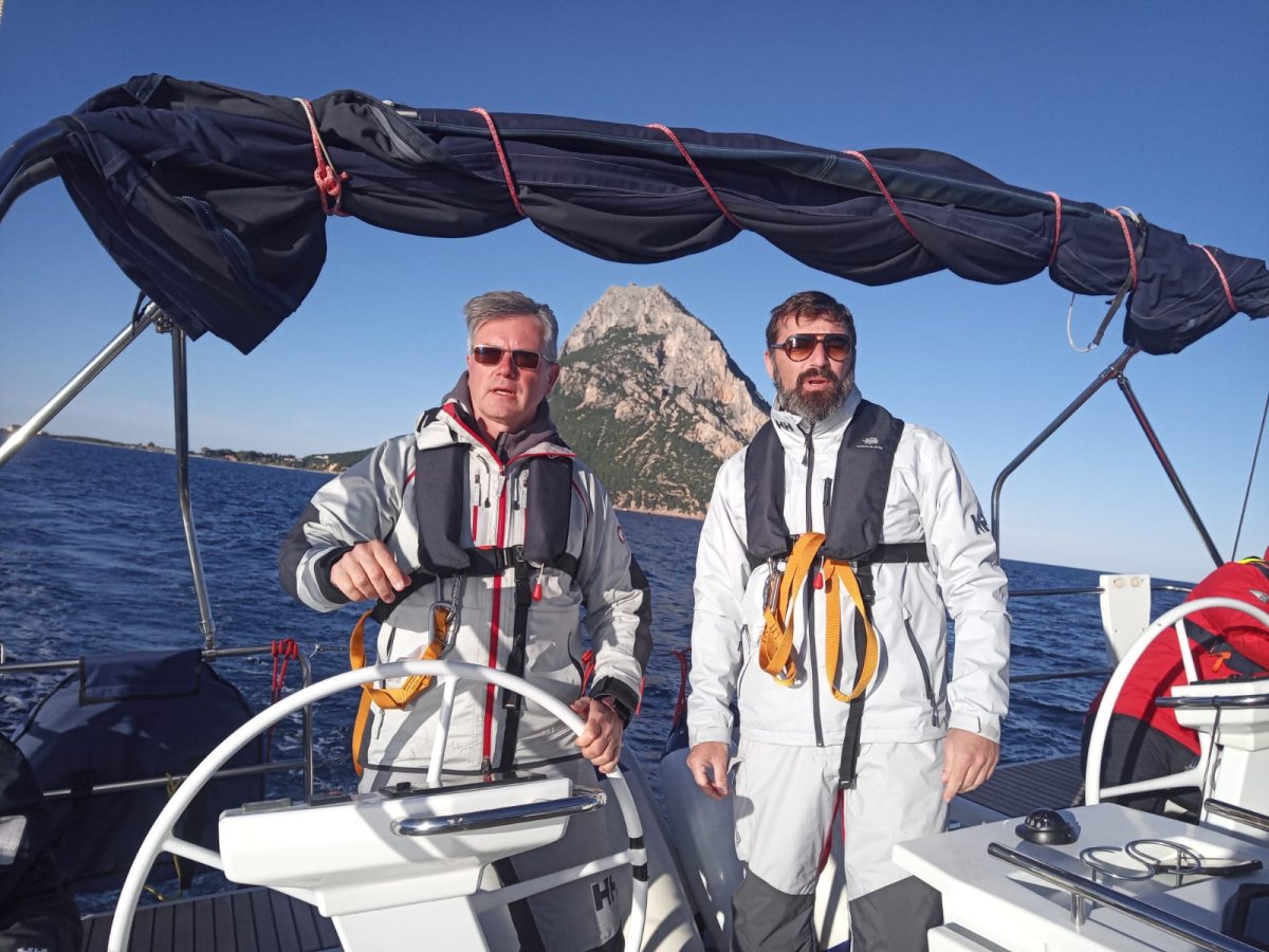 Experiencia de vela en el mar Mediterráneo