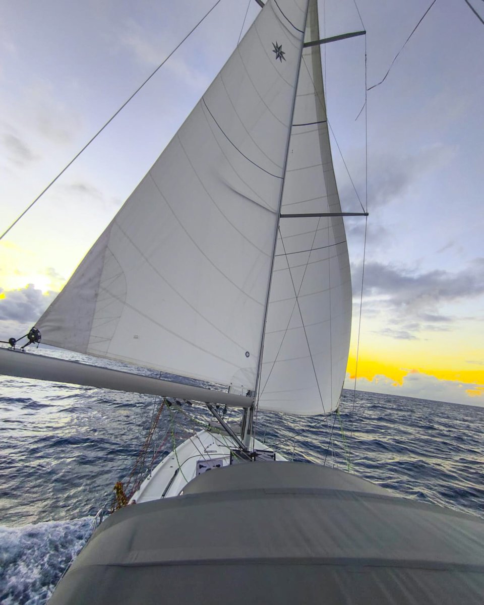 Cruce del Atlántico en Catamarán: Experiencia de Flotilla y Navegación con Sextante