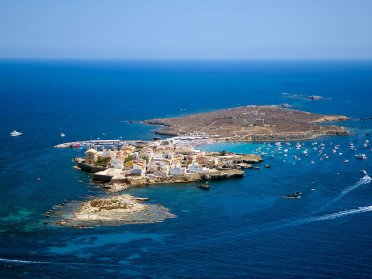 Navegación a vela en catamarán por la Bahía de Santa Pola y la Isla de Tabarca