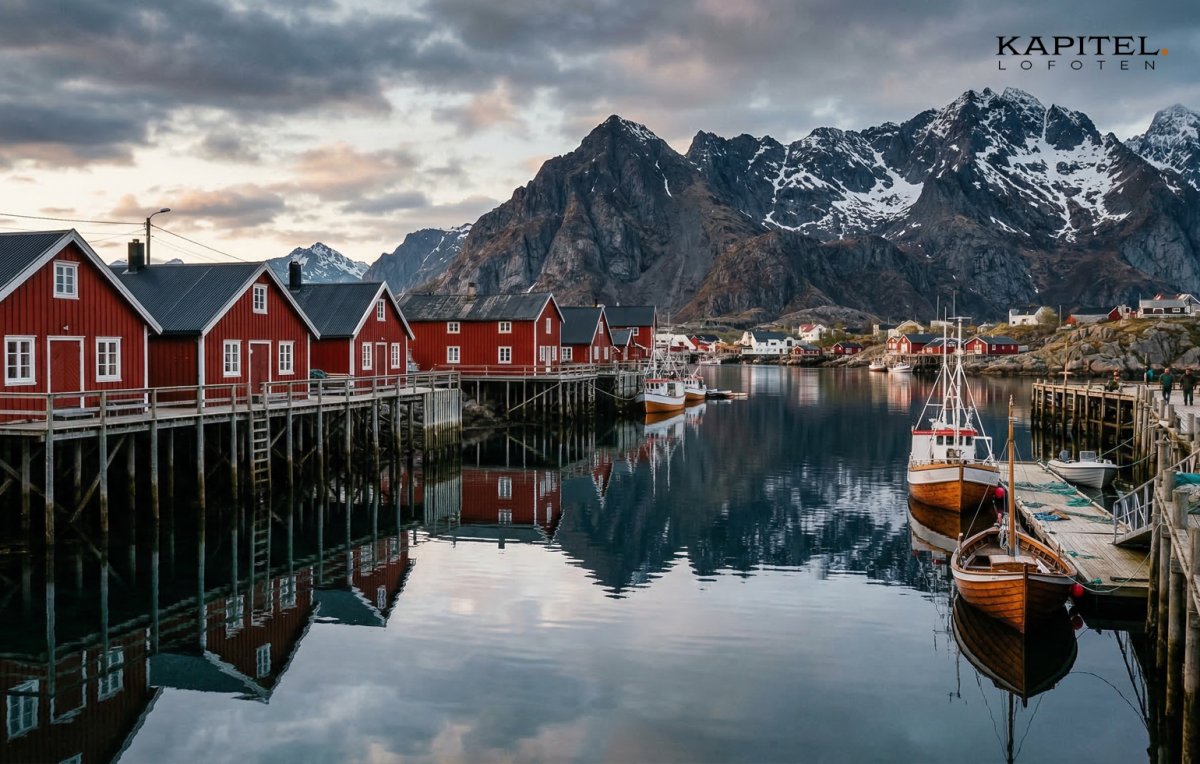 Boat tour and navigation course in Lofoten.