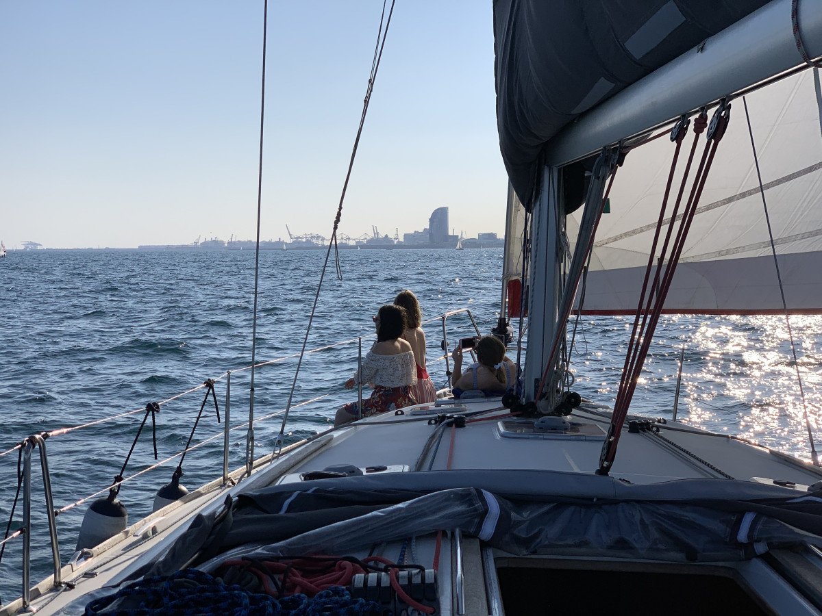 Aprender a navegar con profesionales en Barcelona