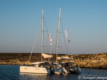 Crucero en catamarán por las Islas Cícladas en flotilla