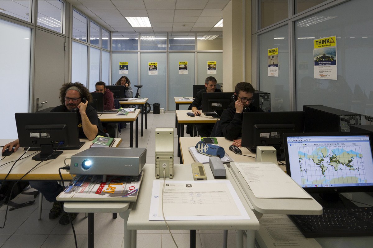 Aventura en mar abierto con cursos de navegación