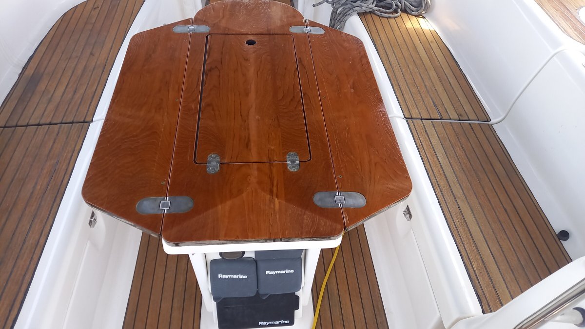 Sailboat - Bavaria Yachts - 5 cabins