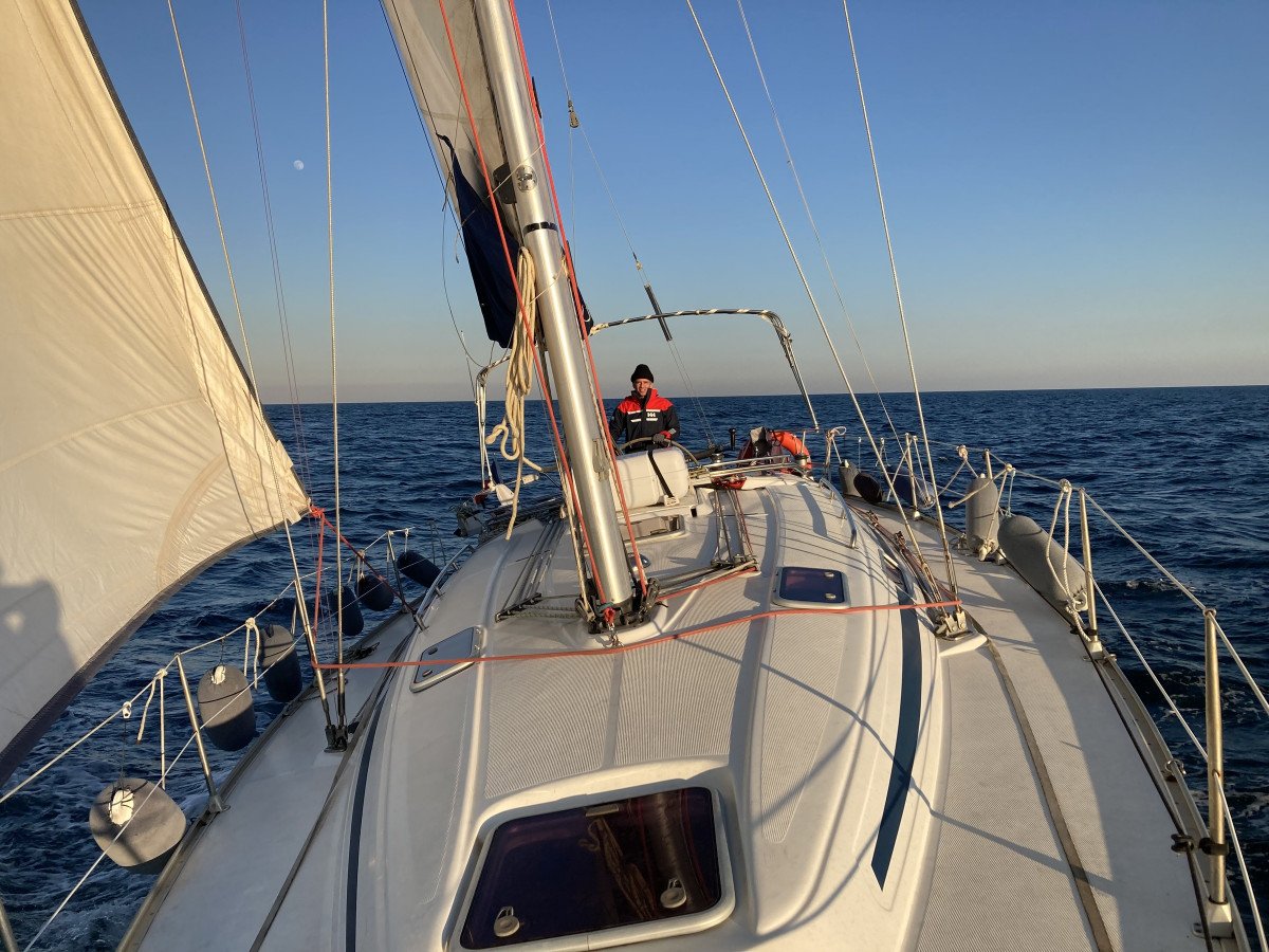 Viaje de un día en velero por el Mediterráneo