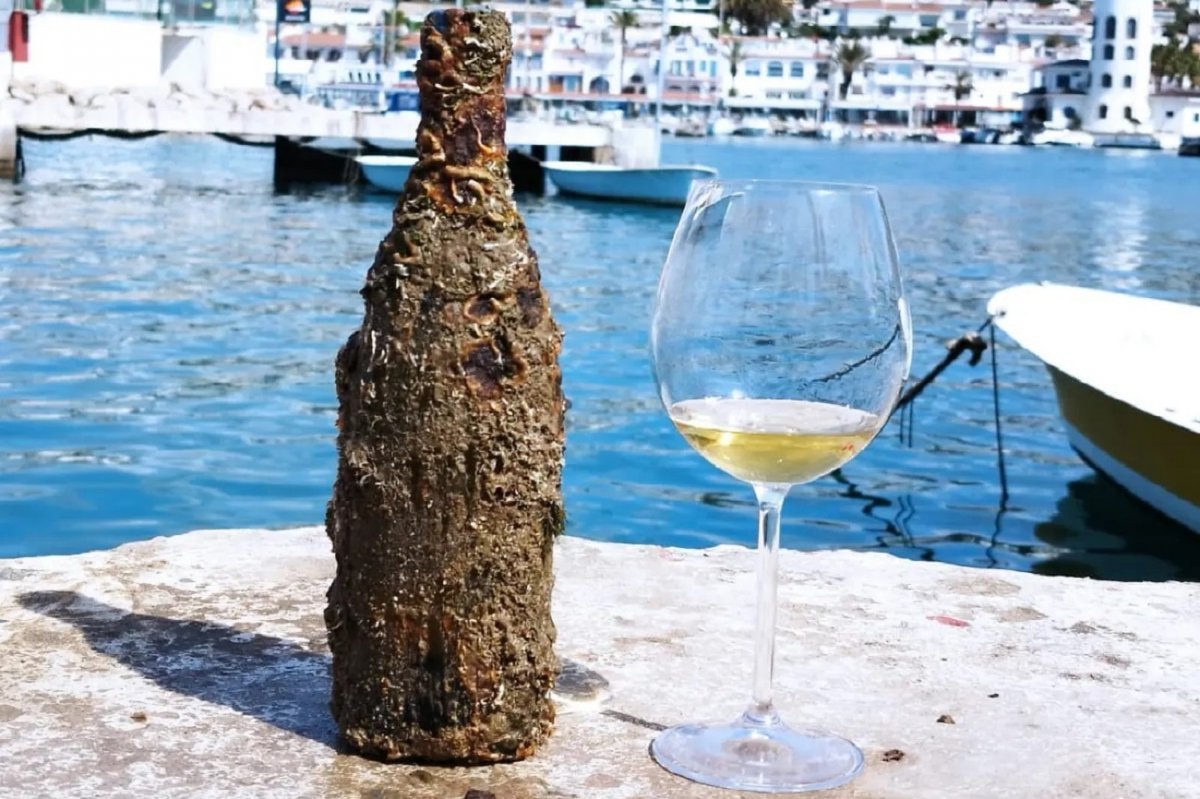 Sailboat tour in Sitges with wine tasting