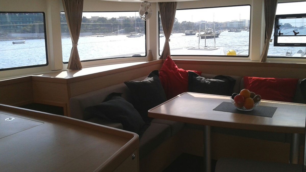 Lagoon - 4 {{i18n.cabins}}