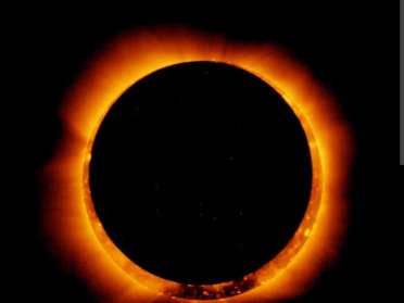 Eclipse solar en velero por Mallorca y viaje a Formentera desde Barcelona