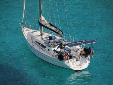 Naviga un giorno in barca a vela intorno a Minorca da Fornells