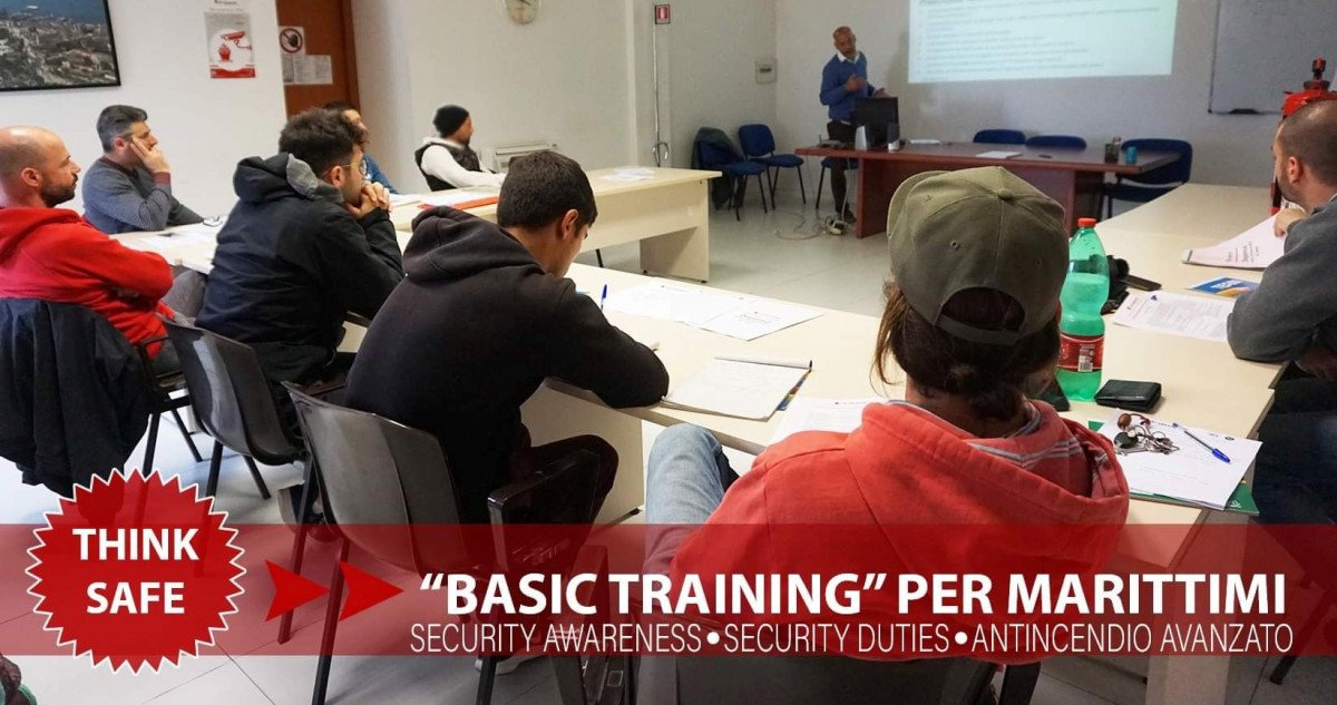 Impara le abilità fondamentali di navigazione e sicurezza in mare