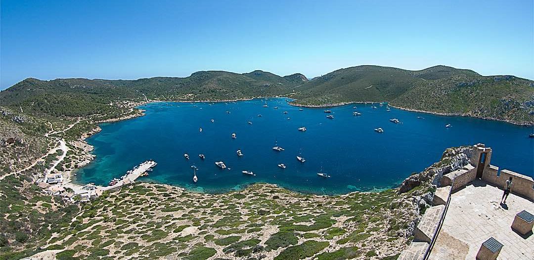 Expedición en Catamarán a Cabrera desde Barcelona | 5 Días de Aventura