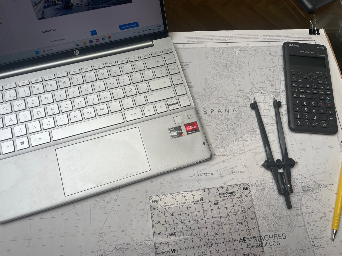 Online navigation course to become an expert yacht captain