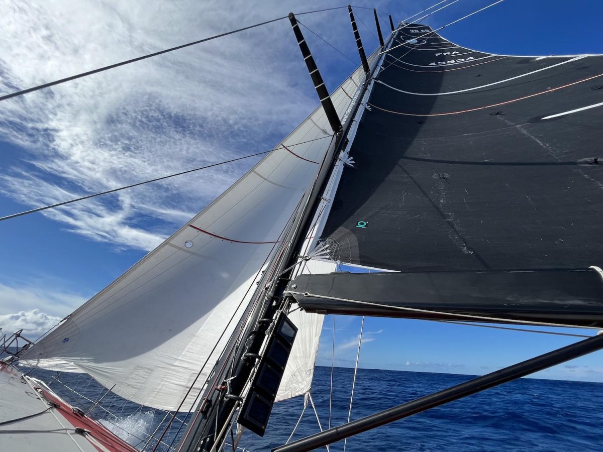 Viaggio di navigazione attraverso l'Atlantico su un Volvo 60: Lorient-Canarie-Caraibi