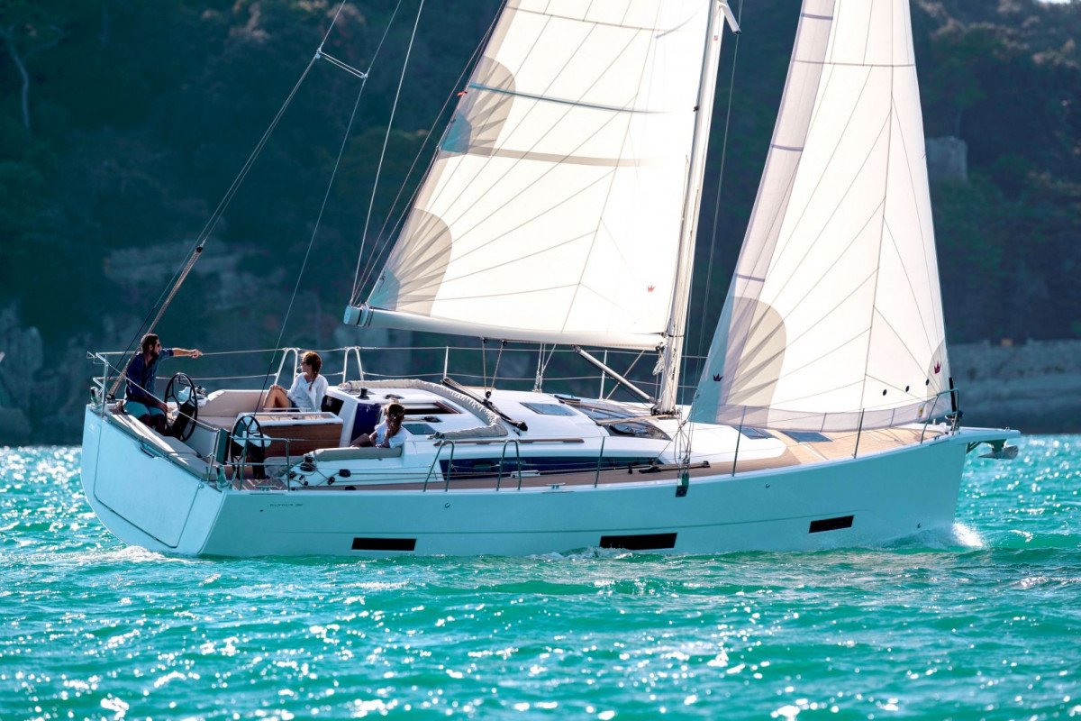 Dufour Yachts - 390