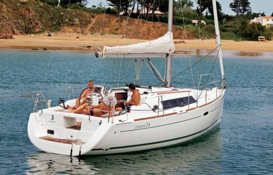 Bénéteau - 1 {{i18n.baths}}