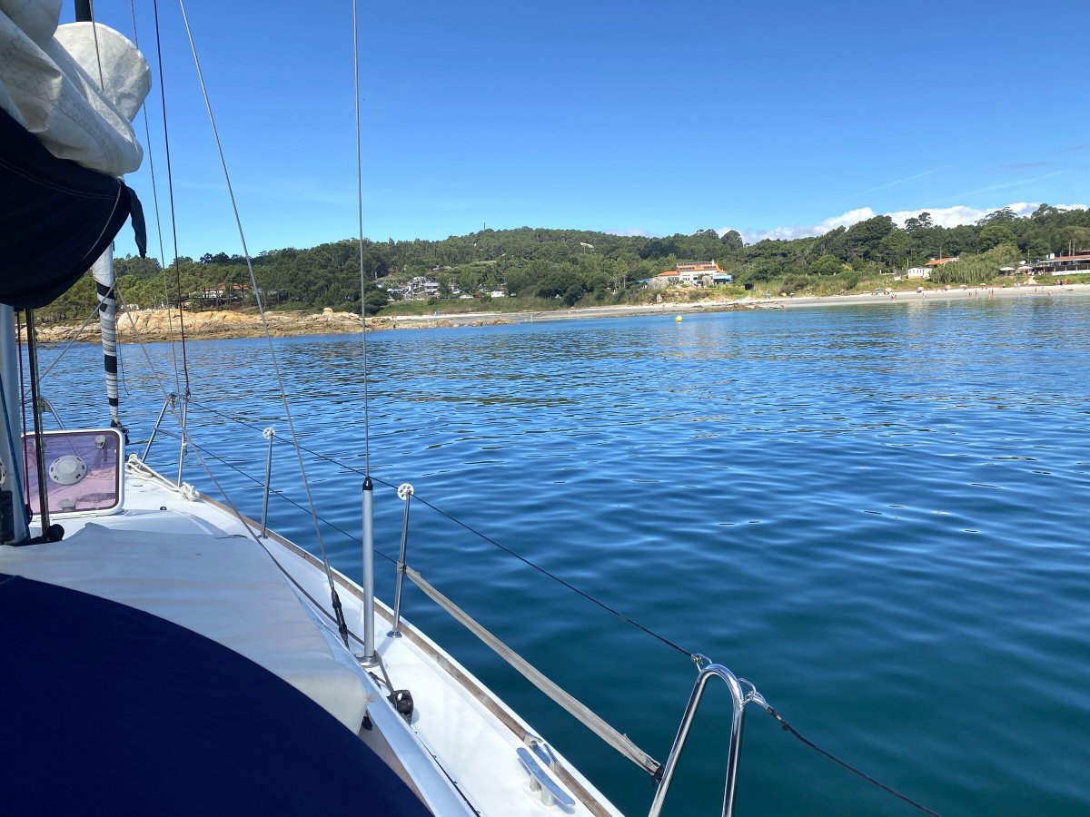 Viaje en velero a las Islas Cíes con concierto y pensión completa