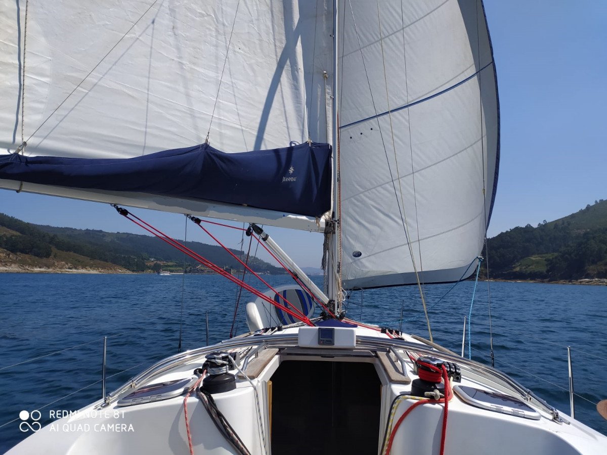 Day Charter attraverso le Rías Bajas su una barca a vela di 12 metri