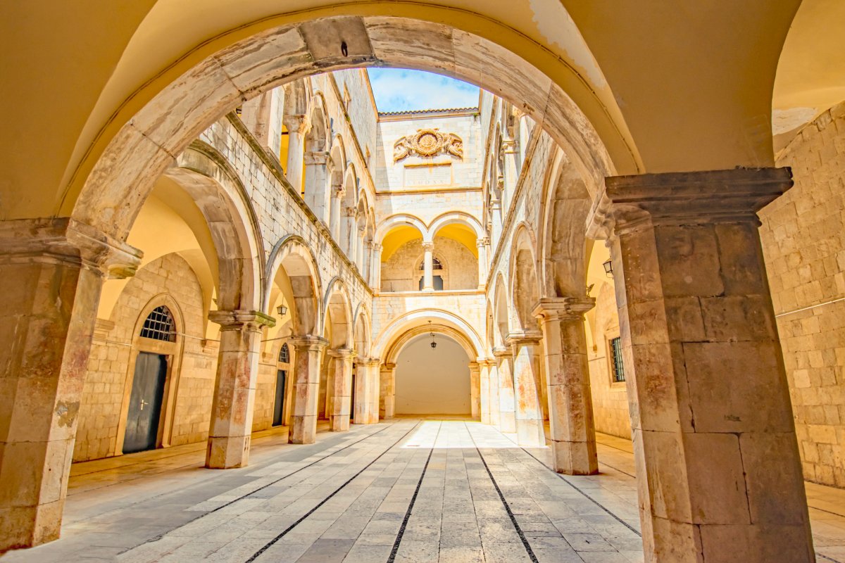 Rilassati nelle acque cristalline della Croazia in un catamarano