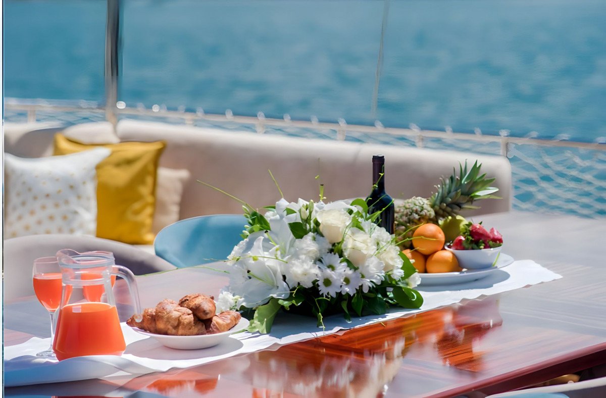 Disfrutando de la navegación en un gulet privado