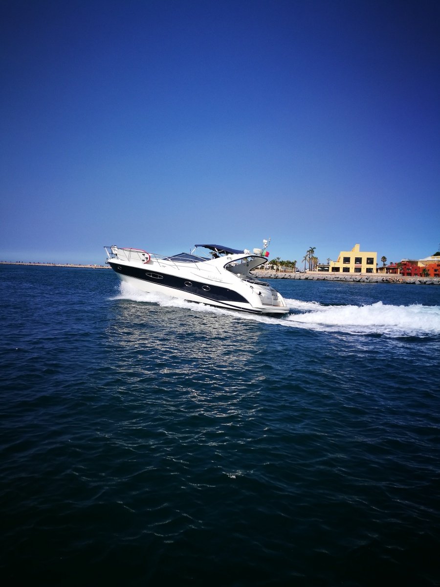 Luxury boat trip in Algarve