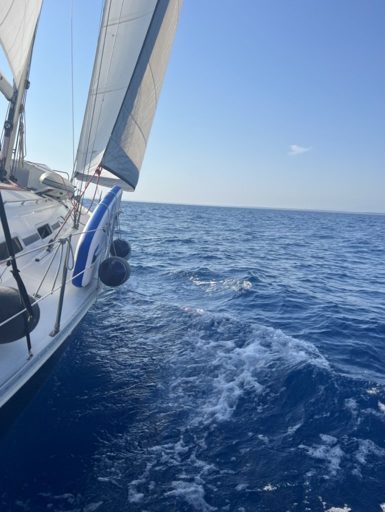 Goditi una giornata in mare a vela