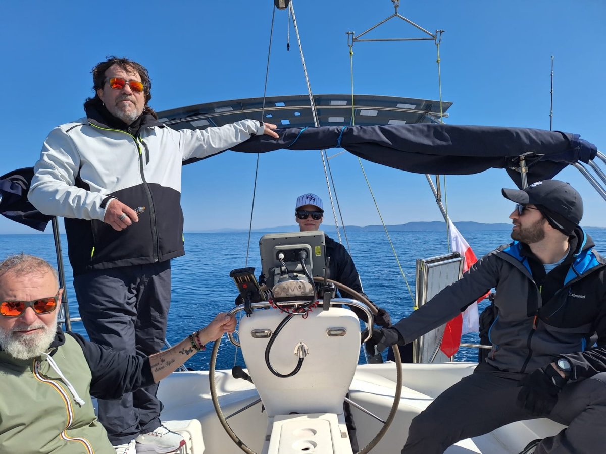 Explore the ocean: Enhance your navigation skills with our deep-sea course