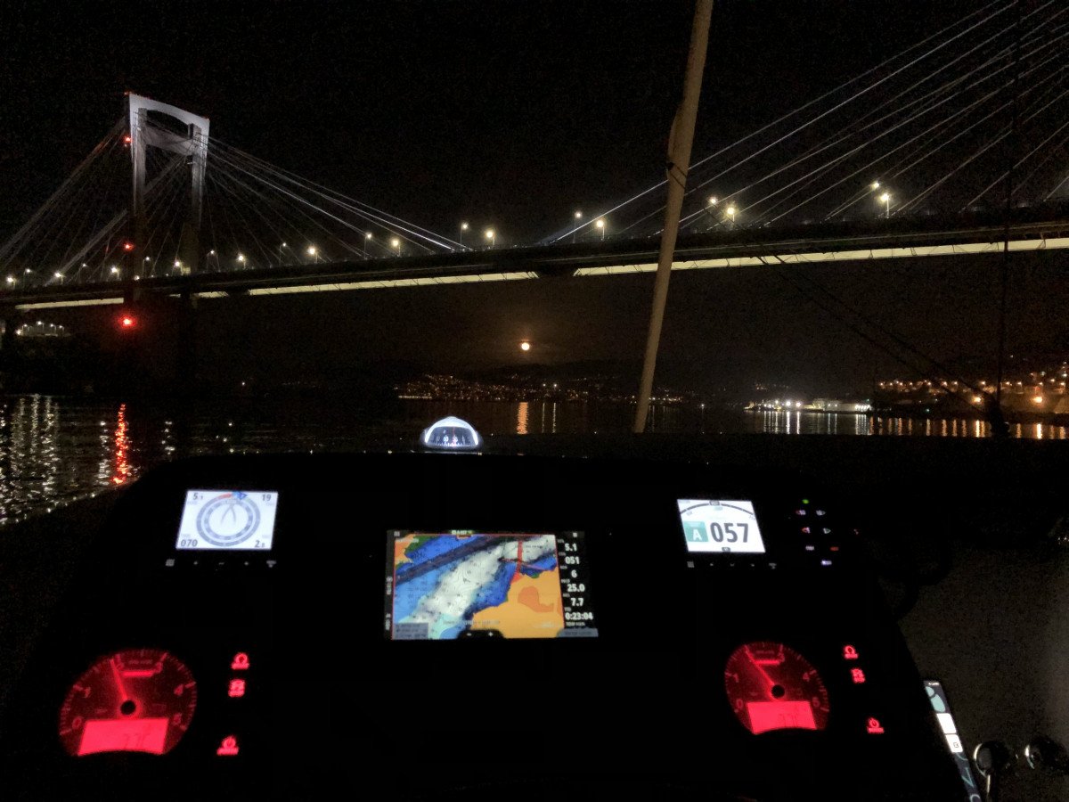 Disfruta de la belleza de las Rías Baixas desde un catamarán