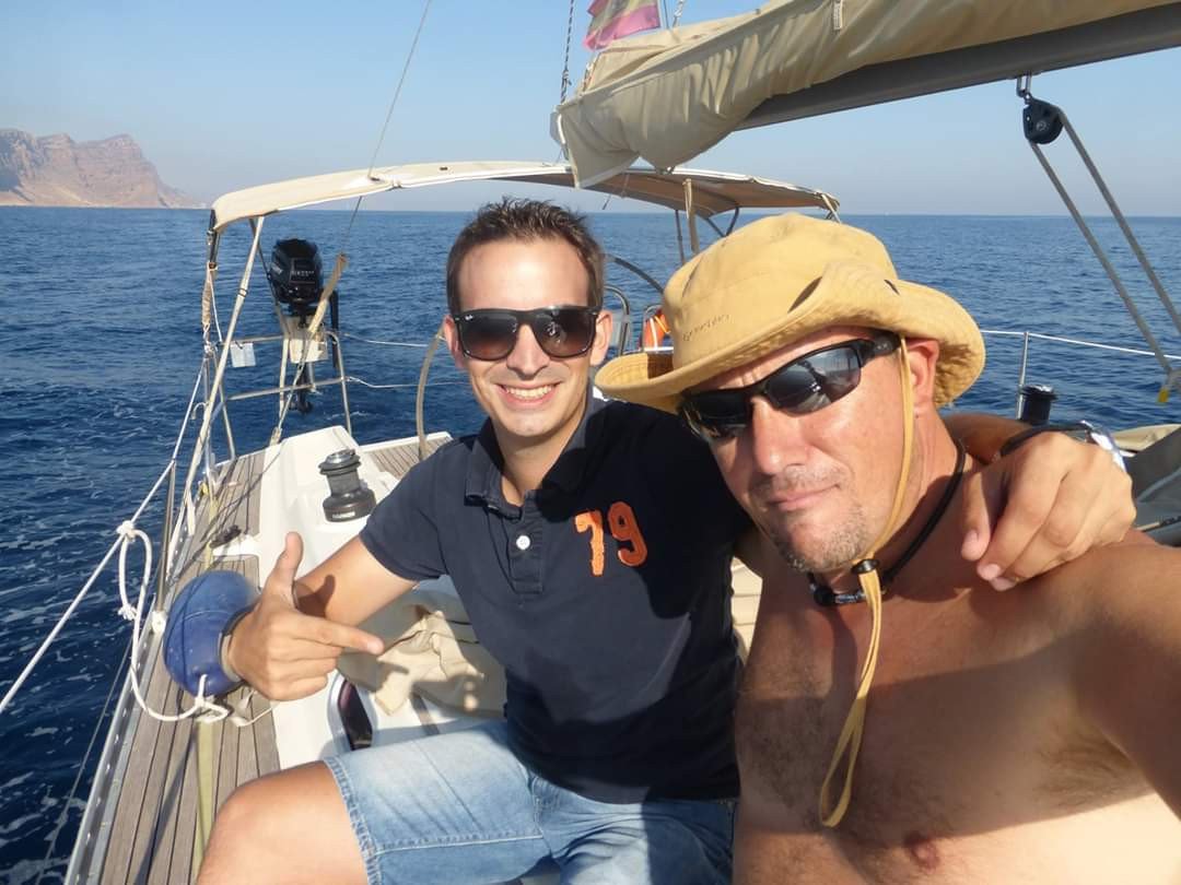 Vedi e senti l'emozione di navigare nel Mediterraneo