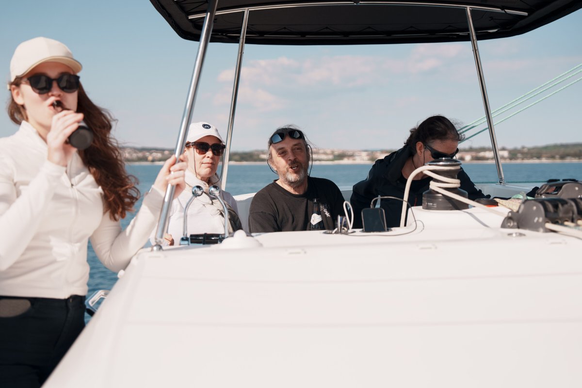 Aprende a navegar en un catamarán