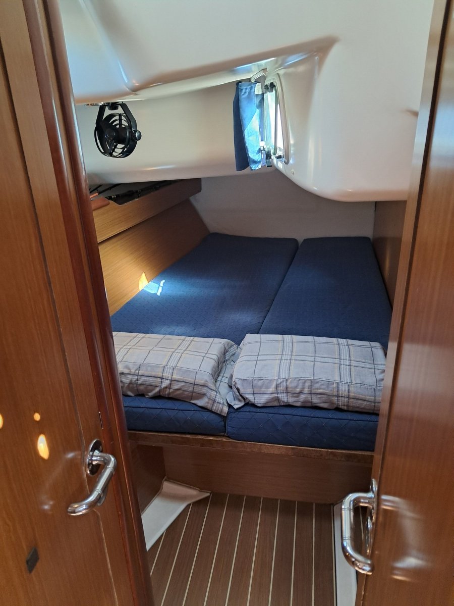 Sail across the Atlantic from Cabo Verde to Martinica on a Sailboat