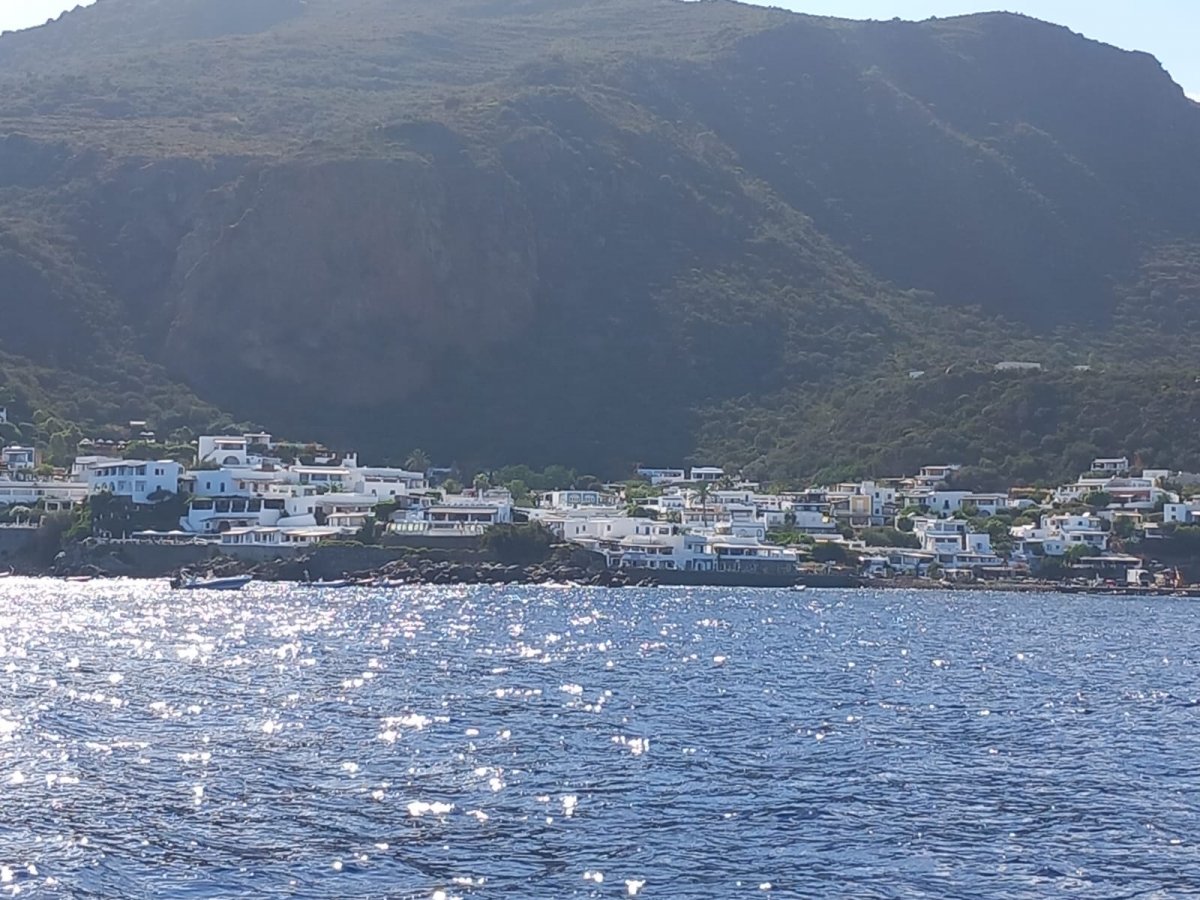 Ammirare i vulcani attivi delle Isole Eolie