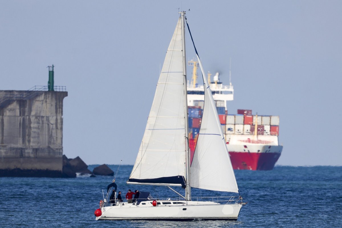 Descubre la navegación en un taller de vela en Getxo.