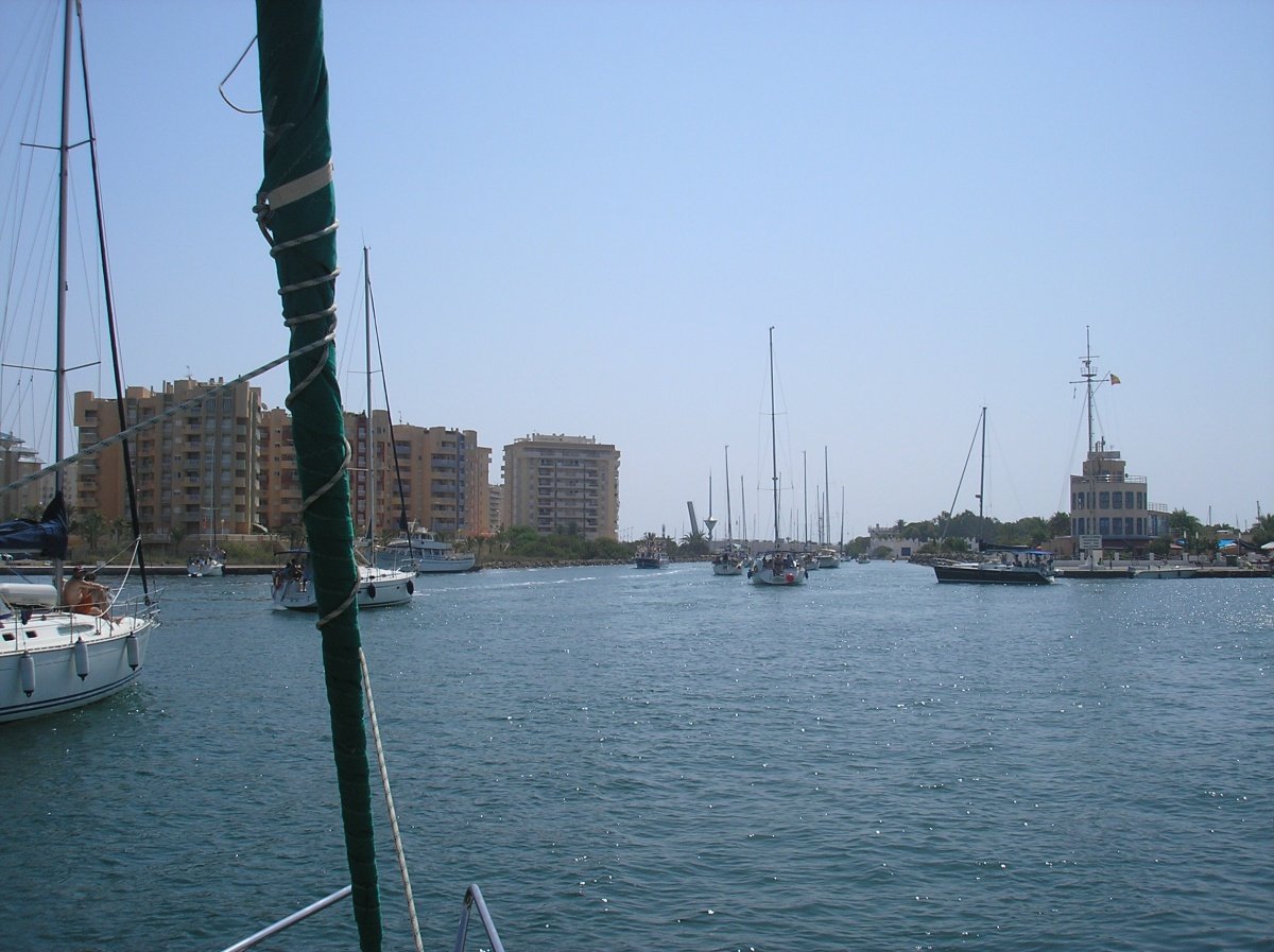 Dufour Yachts - 1998